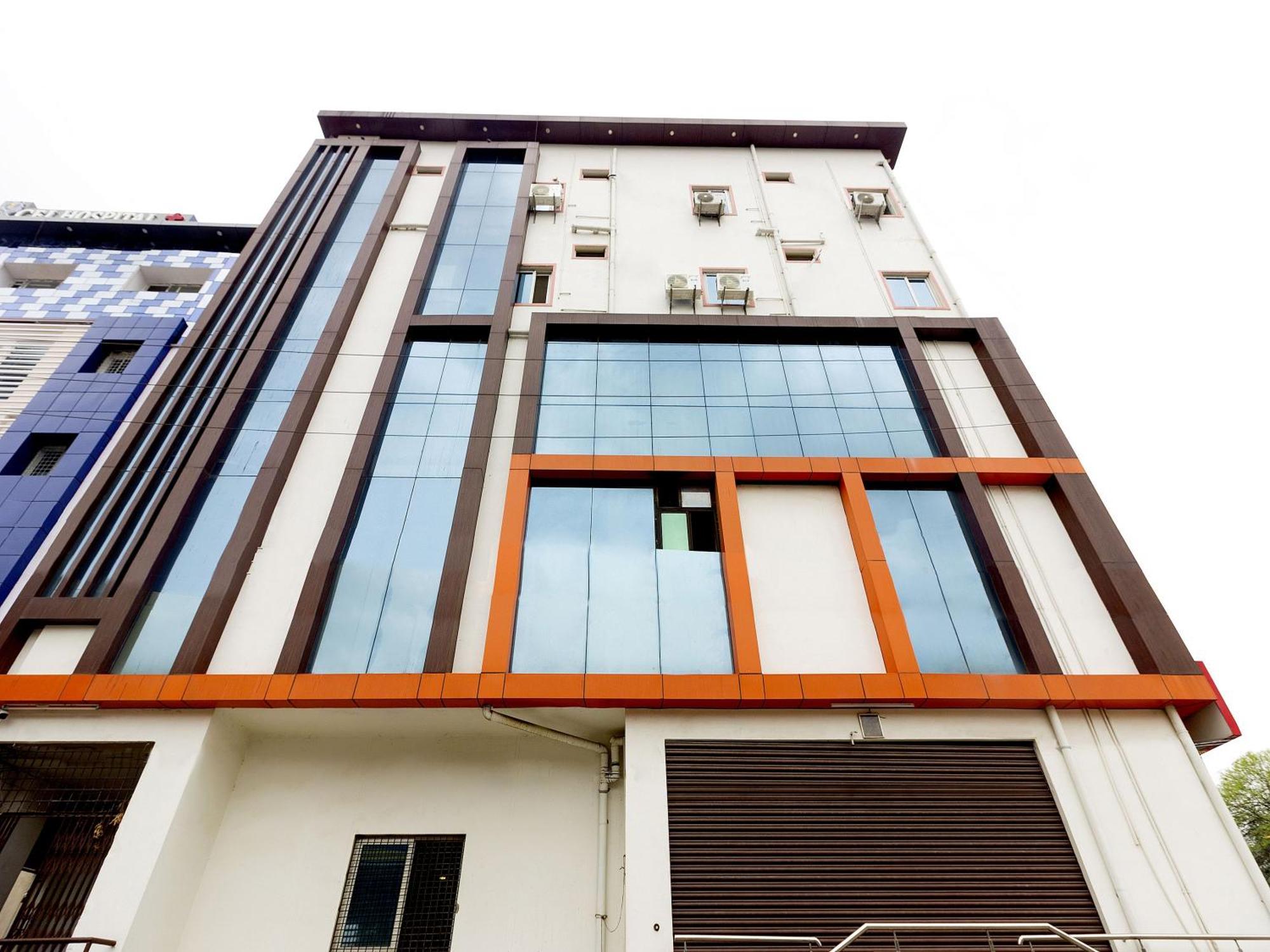 โอโย 44583 อัลไพน์ โกลว์ ไฮต์ Hotel Trimulgherry ภายนอก รูปภาพ