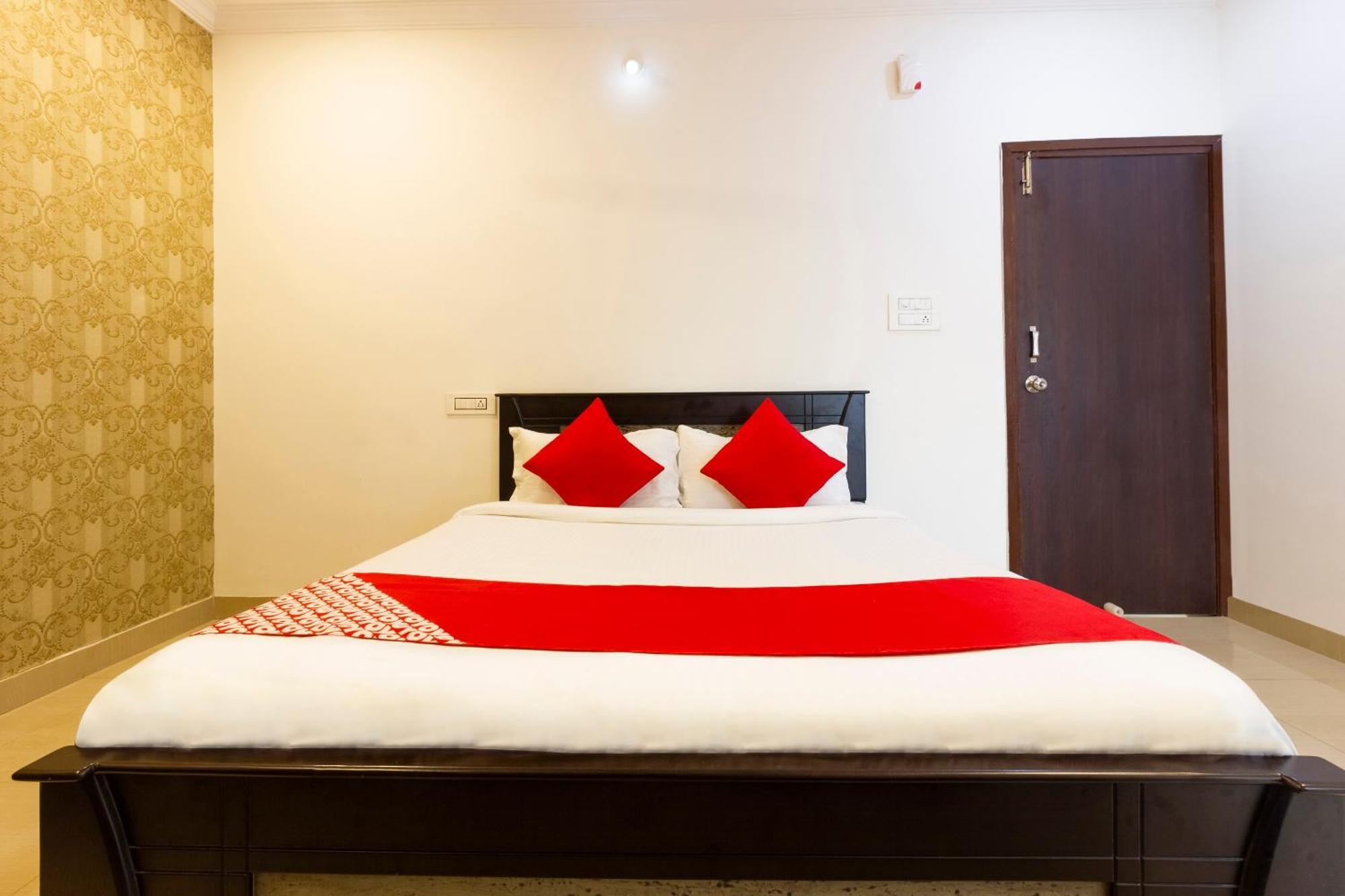 โอโย 44583 อัลไพน์ โกลว์ ไฮต์ Hotel Trimulgherry ภายนอก รูปภาพ