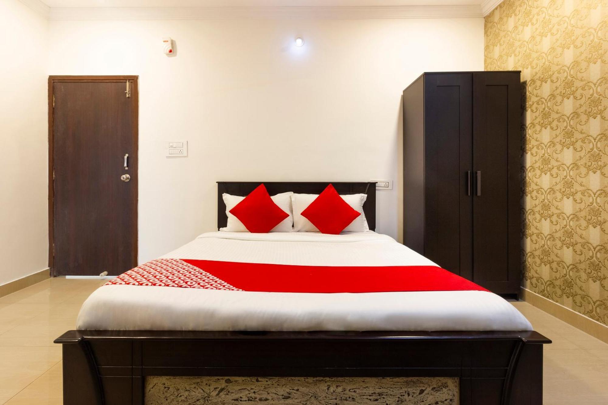 โอโย 44583 อัลไพน์ โกลว์ ไฮต์ Hotel Trimulgherry ภายนอก รูปภาพ