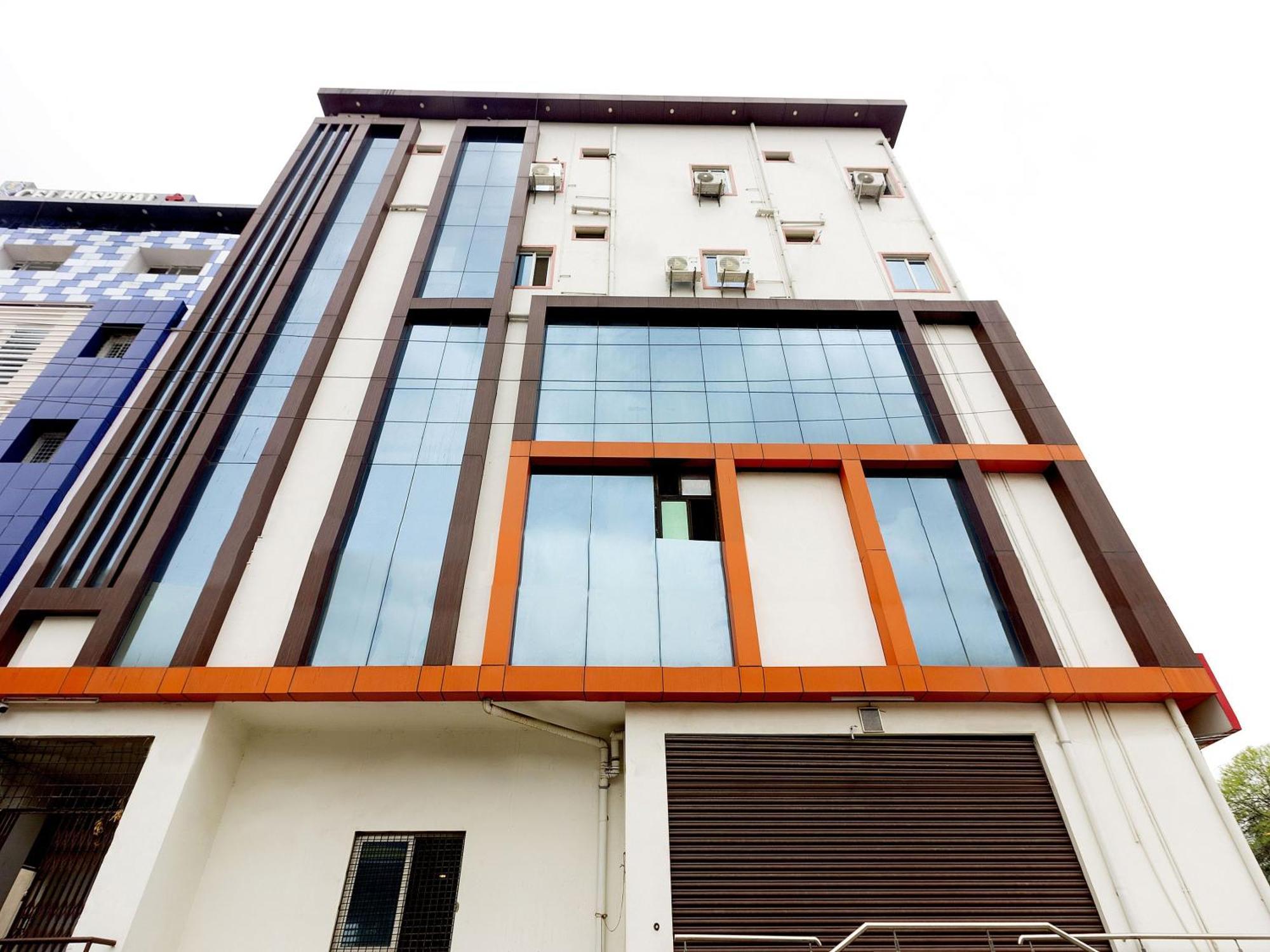 โอโย 44583 อัลไพน์ โกลว์ ไฮต์ Hotel Trimulgherry ภายนอก รูปภาพ